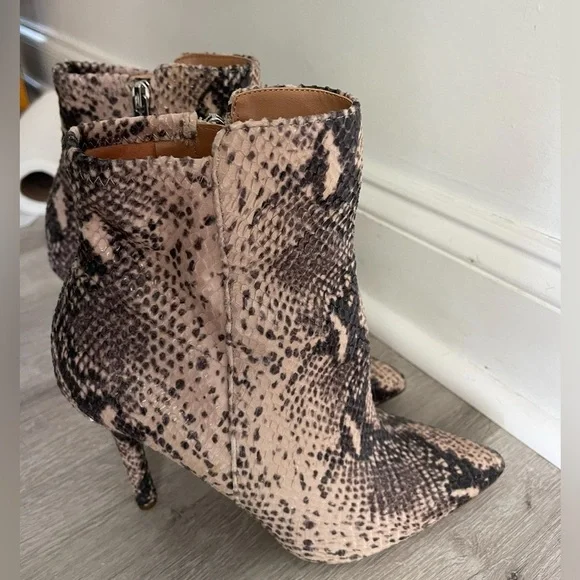 Jessica Simpson Snake Print Heeled Boots size 9 - Picture 5 of 8